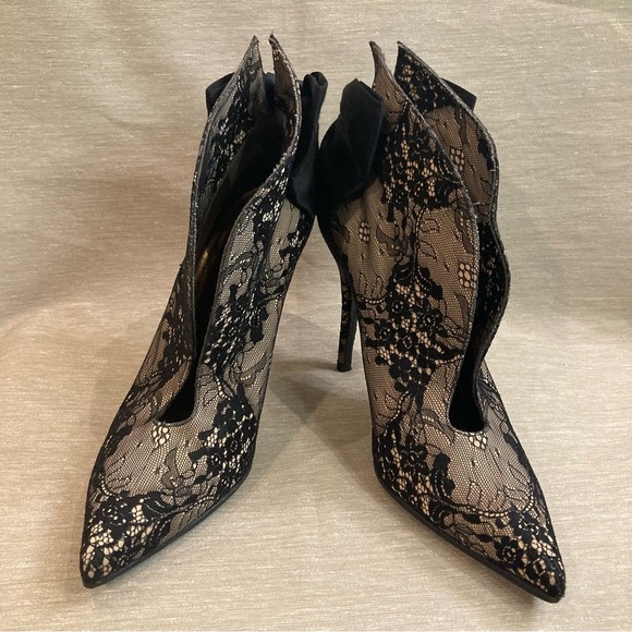 STUART WEITZMAN Sz 8.5 Lace Satin Bow Pointy  Toe 4” Heels Shooties Shoes - Picture 2 of 16